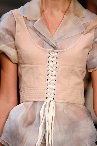Look 25